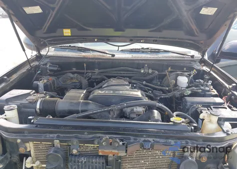 2002 Toyota Tundra Ltd V8 z USA, uszkodzony, nr VIN 5TBBT48122S307795